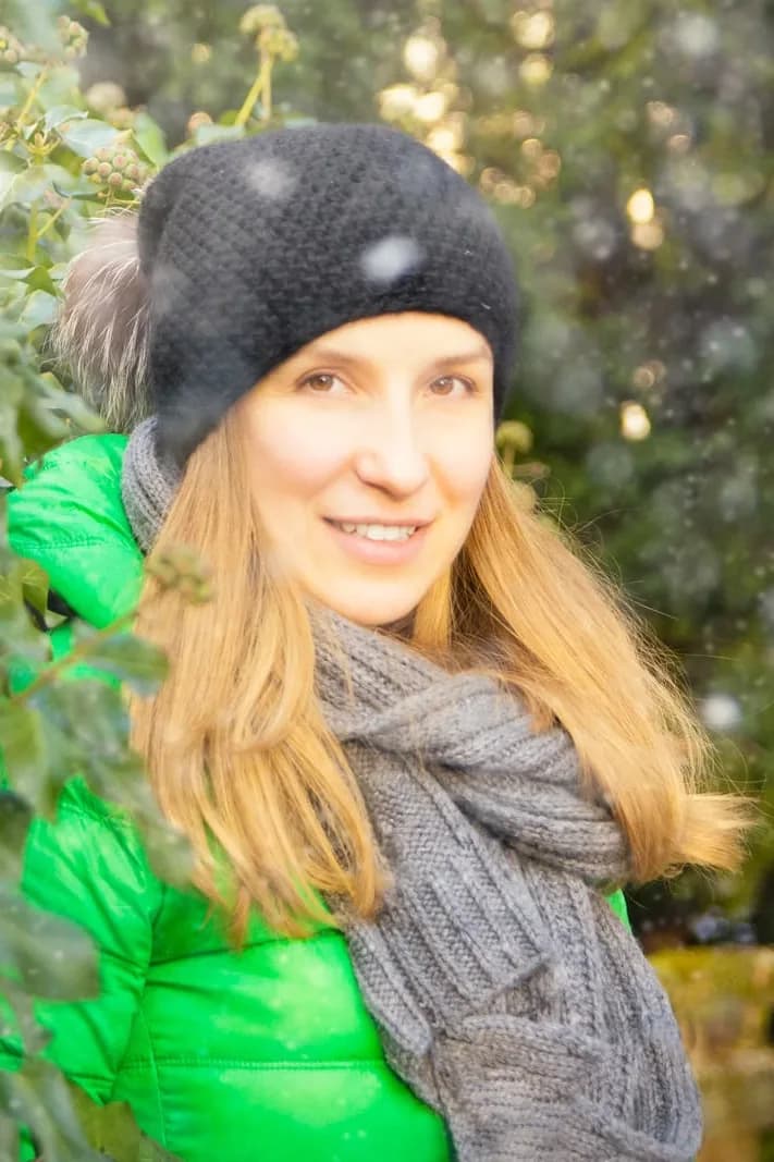 Winterporträt bei Schneefall